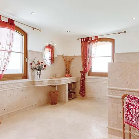 4 Bedrooms Villa With Sea View Private Pool And Enclosed Garden At Tunes 7 Km Away From The Beach *